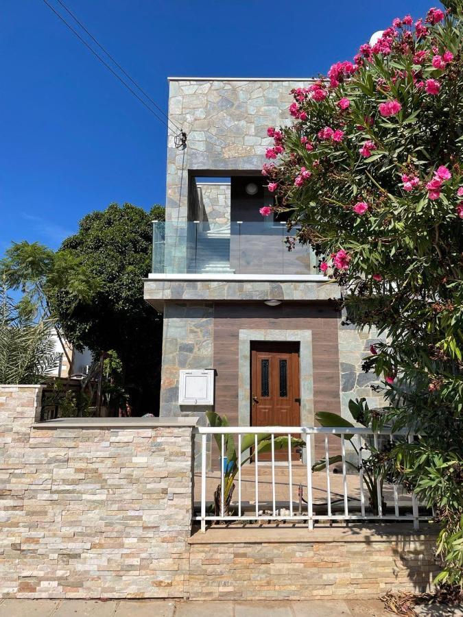 Mosaic Villa By The Sea โปรทาราส ภายนอก รูปภาพ