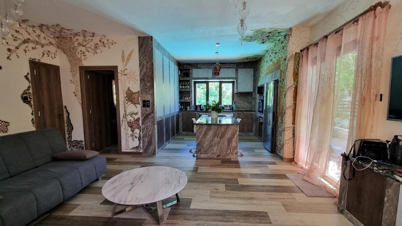 Mosaic Villa By The Sea โปรทาราส ภายนอก รูปภาพ